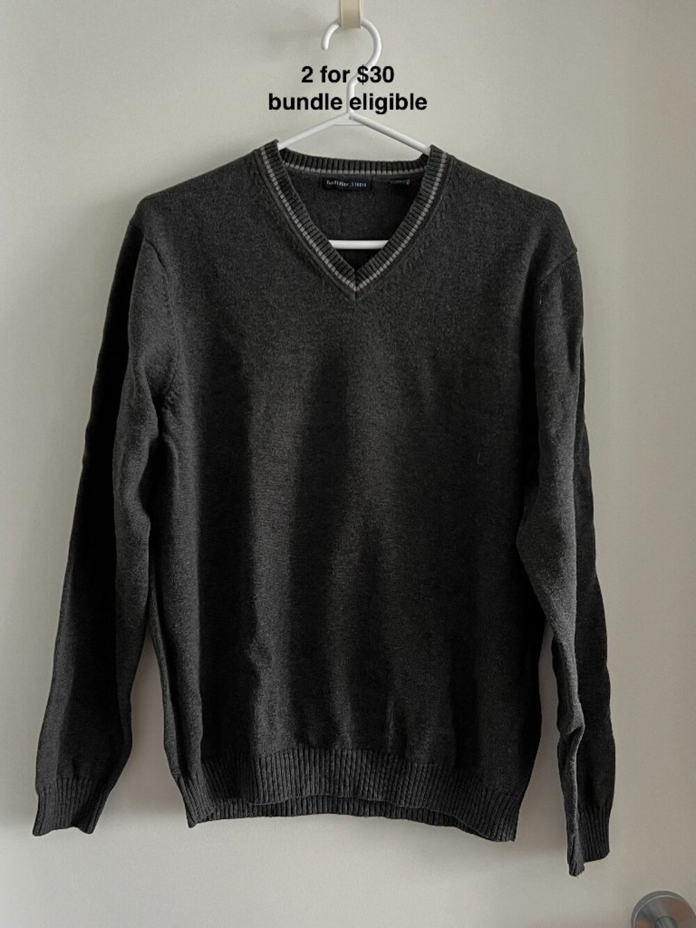 Van Heusen Studio Mens Charcoal Grey V-Neck Sweater M
